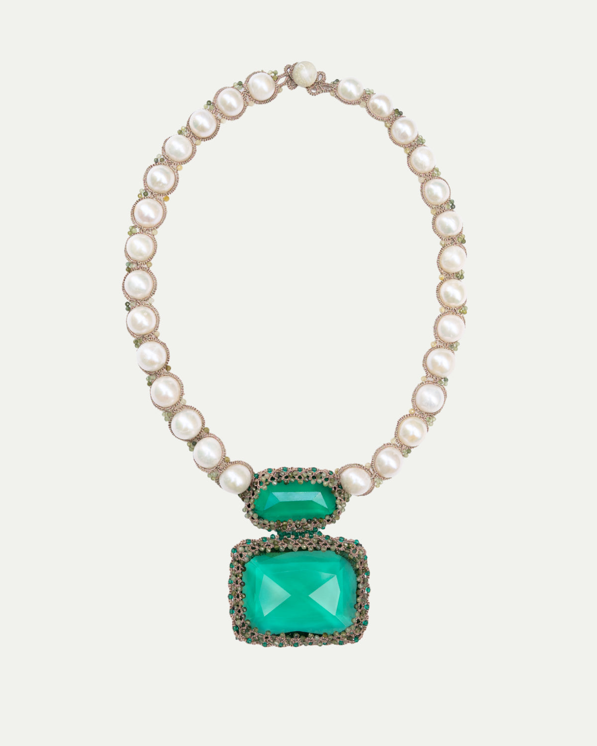 EXCLUSIVE NECKLACE 4020 in Silk, Pearl, Pearls front view with elegant and refined design