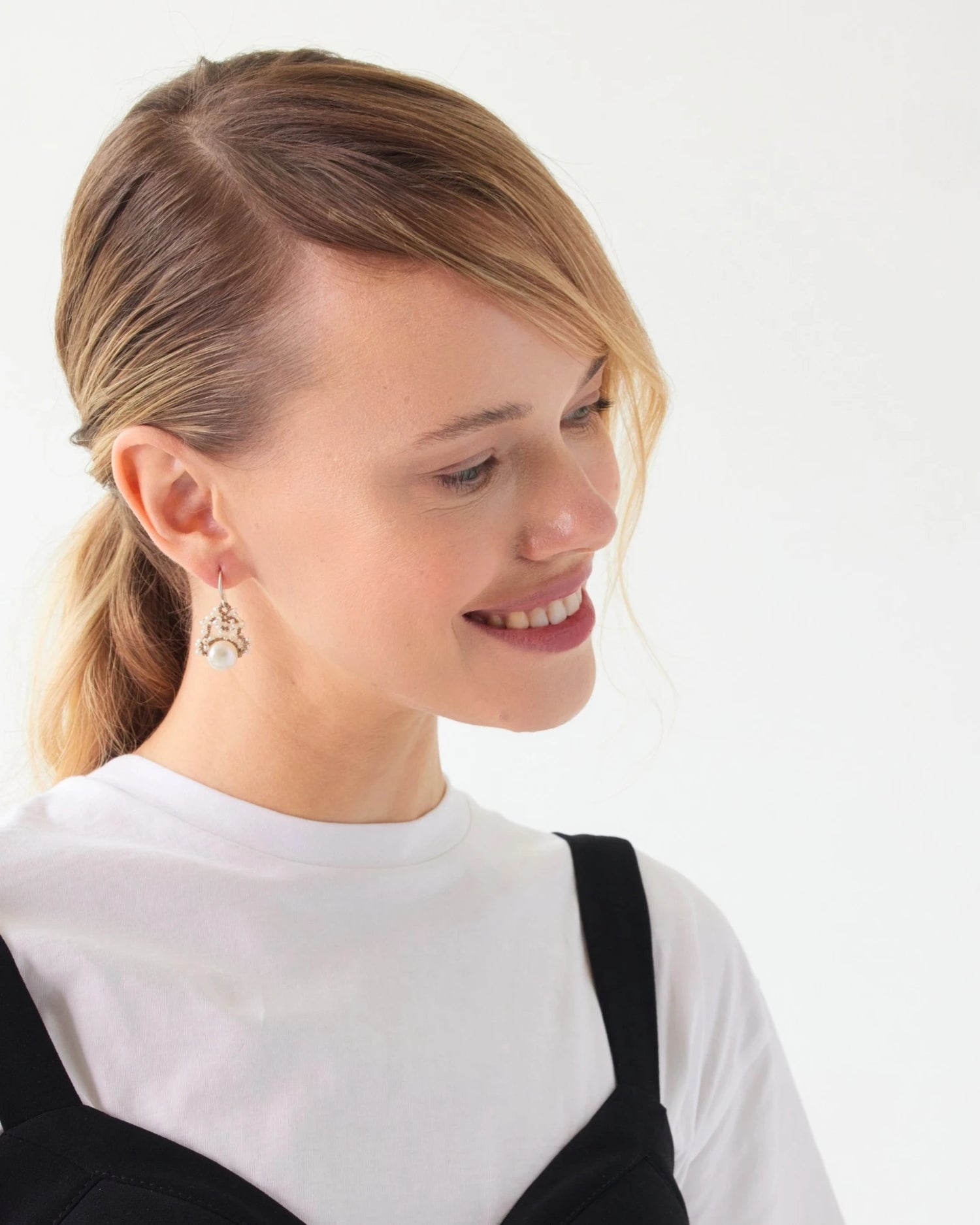 LASLY PEARL EARRINGS - LORINA BALTEANU