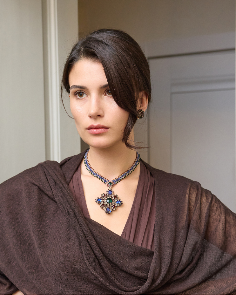 LINDA NECKLACE in Silk, Pearl, Crystal color Multicolor front view with elegant and refined design