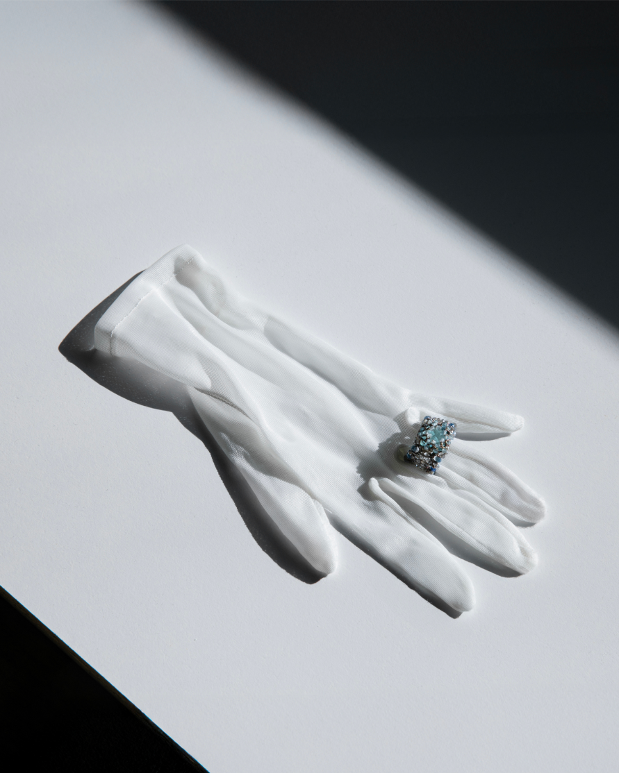 LINDA ring with aquamarine, kyanite, labradorite gemstones on silk, blue, size 55, elegant design.