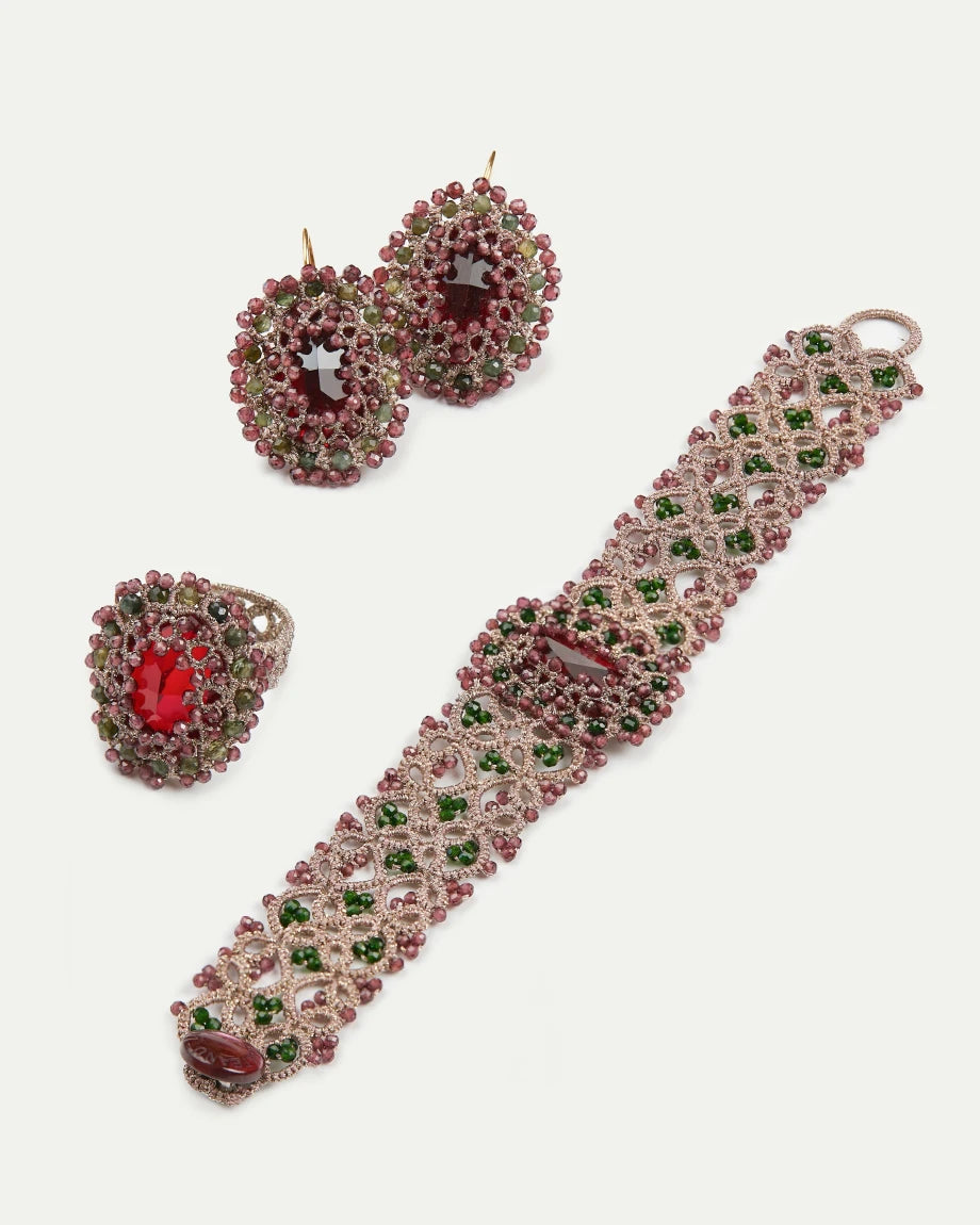 LISA BRACELET with red and green crystals, garnet, silk threads, mother of pearl button.