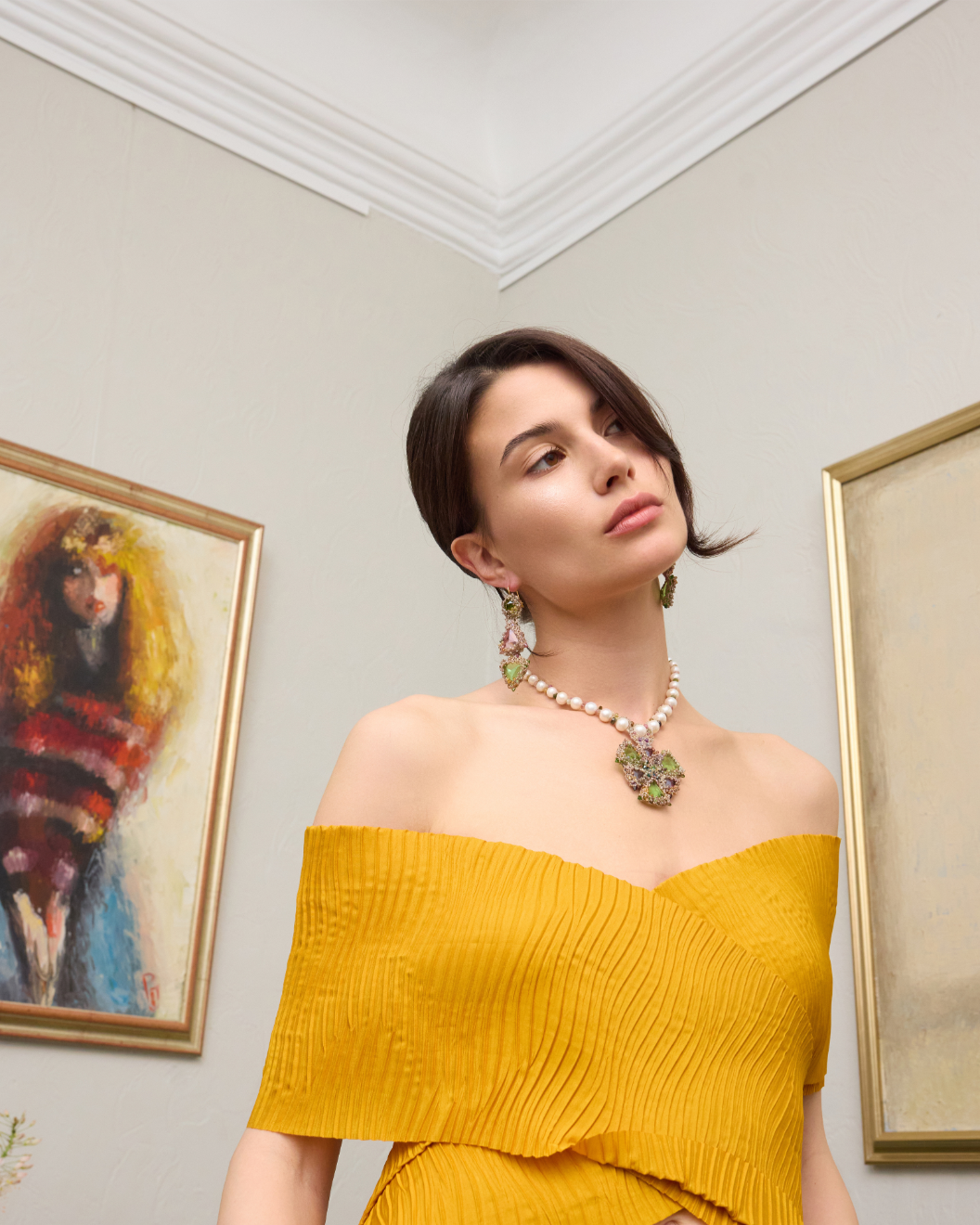 LYDIA NECKLACE in Silk, Pearl, Pearls color Green detail view with classic and elegant design