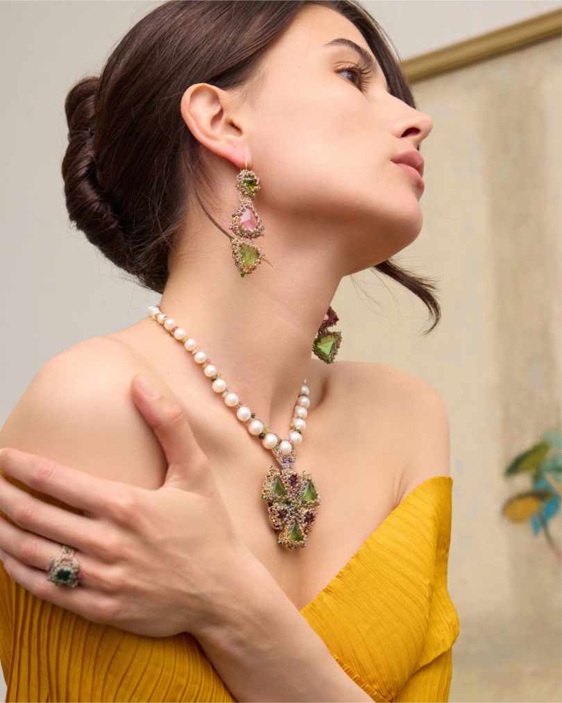 LYDIA NECKLACE in Silk, Pearl, Pearls color Green side view with decorative details and quality finishes