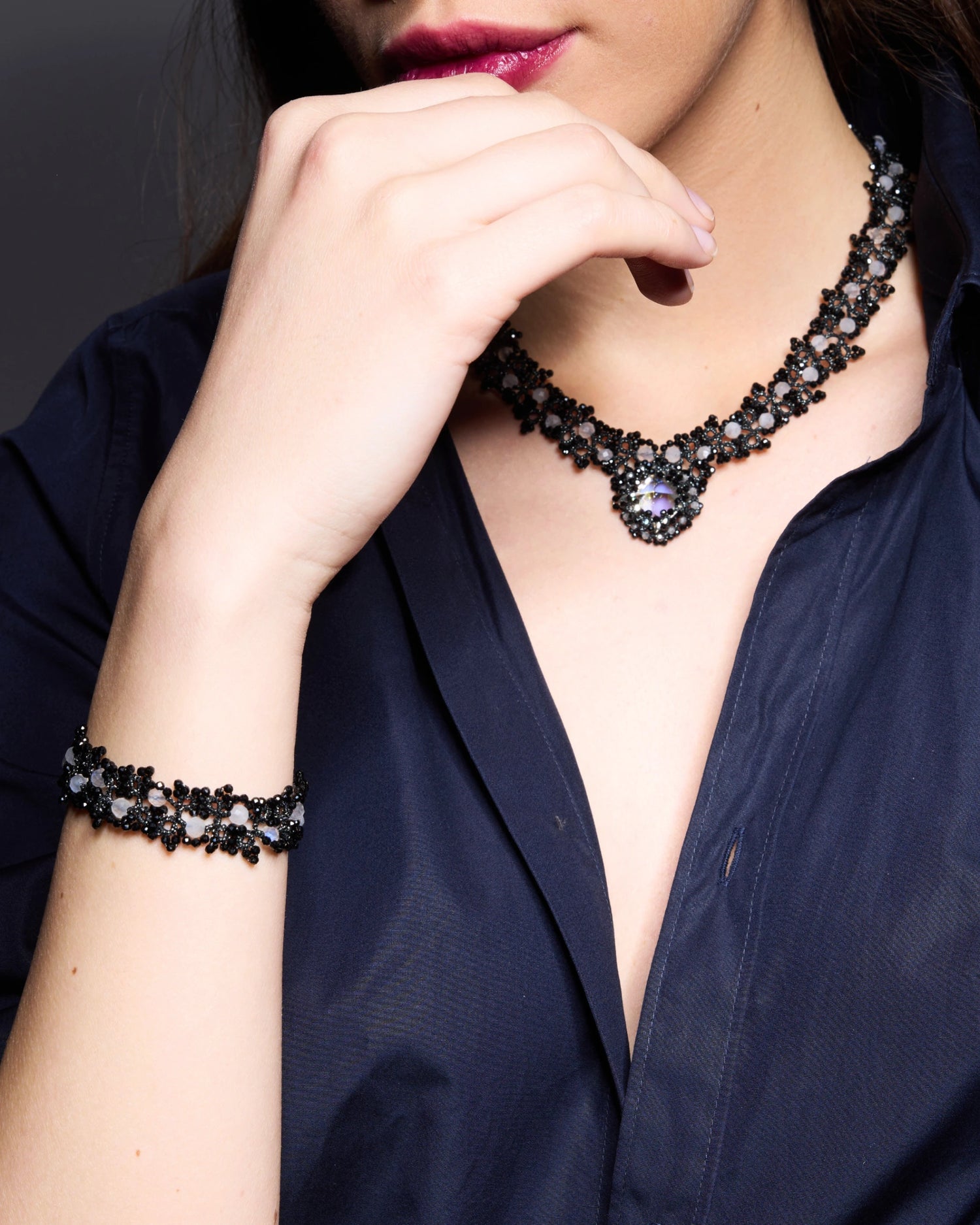 MARGUERITTE BRACELET in Silk, Pearl color Black detail view with classic and elegant design