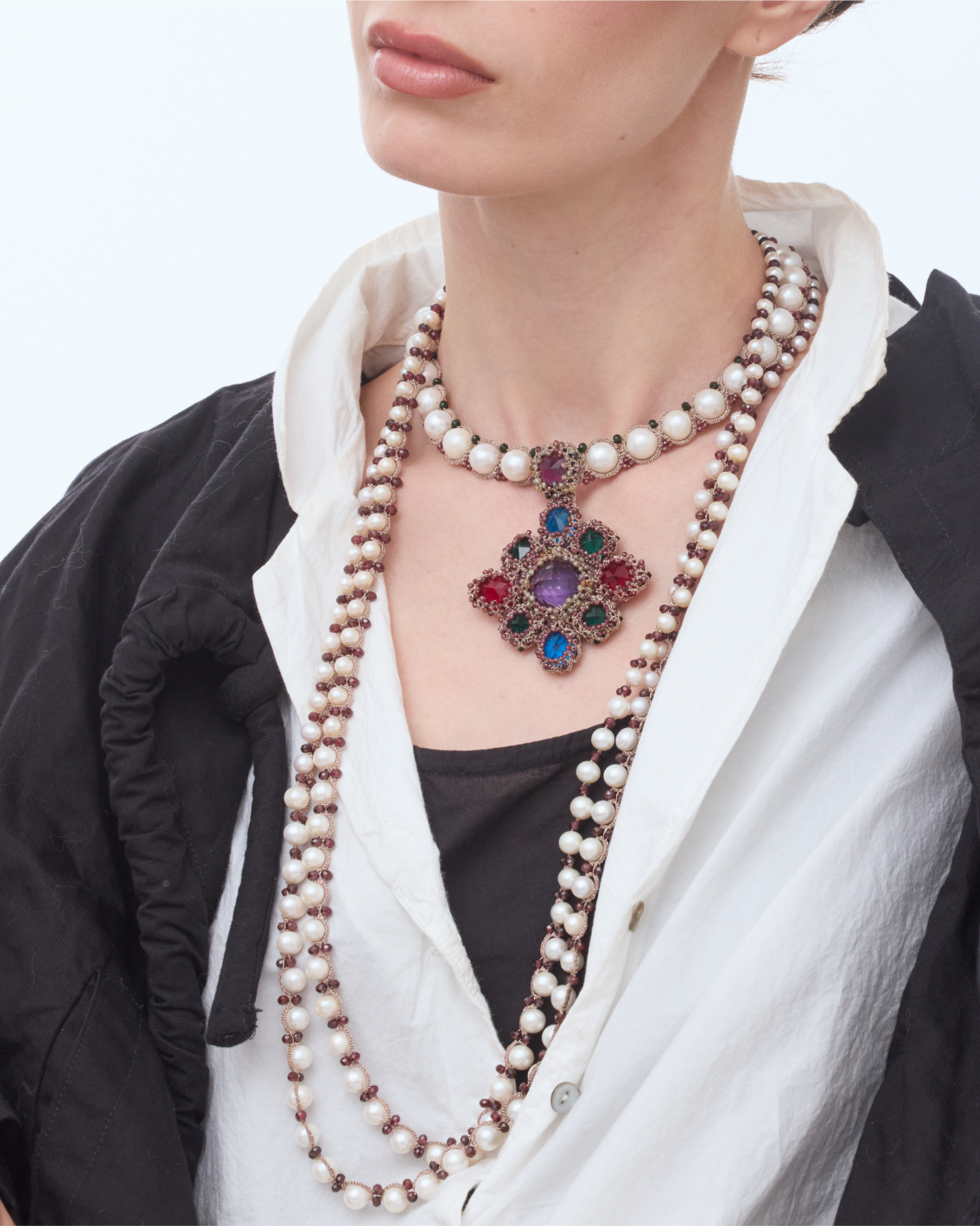 ATENA PENDANT in Silk, Pearl, Pearls color Red detail view with classic and elegant design