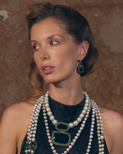EXCLUSIVE NECKLACE 4020 in Silk, Pearl, Pearls close-up view with premium look and attention to detail