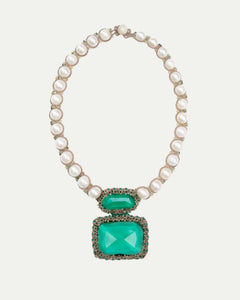 EXCLUSIVE NECKLACE 4020 in Silk, Pearl, Pearls front view with elegant and refined design