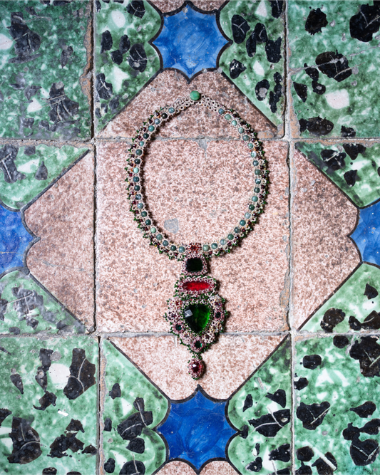 EXCLUSIVE NECKLACE 4052 in Silk, Pearl, Crystals front view with elegant and refined design
