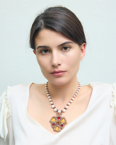 LYDIA NECKLACE in Silk, Pearl, Pearls color Yellow detail view with classic and elegant design
