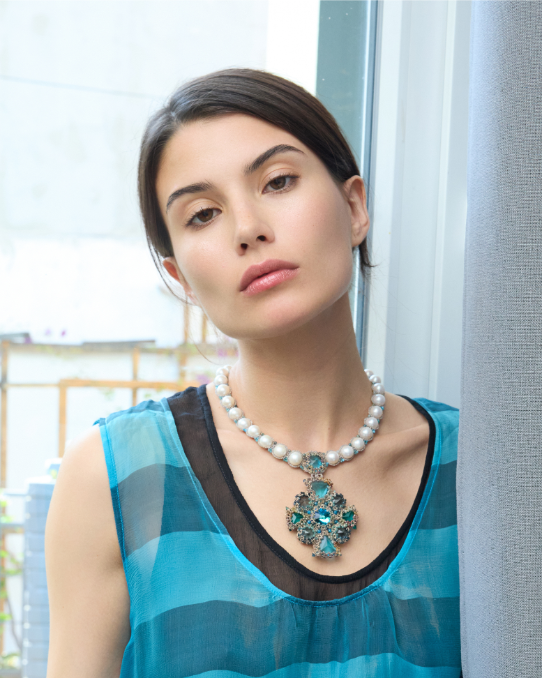 TIFFANY NECKLACE in Silk, Pearl, Pearls color Blue side view with decorative details and quality finishes