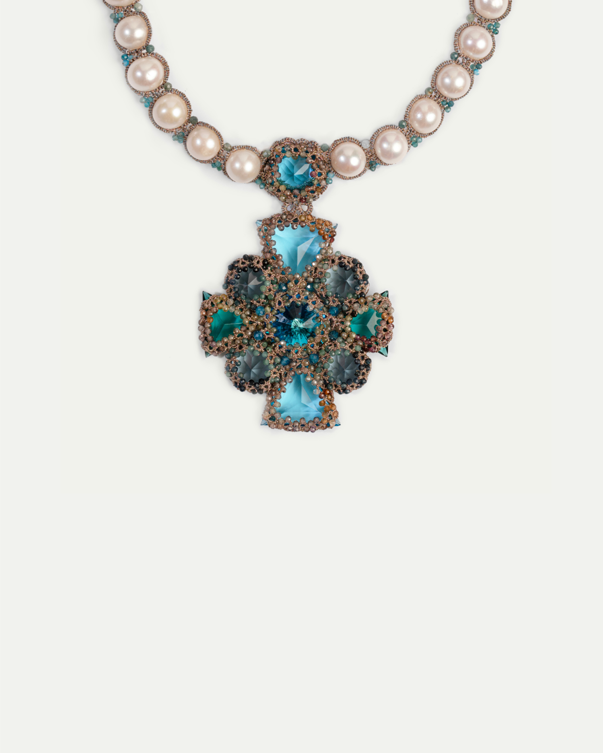 TIFFANY NECKLACE in Silk, Pearl, Pearls color Blue detail view with classic and elegant design