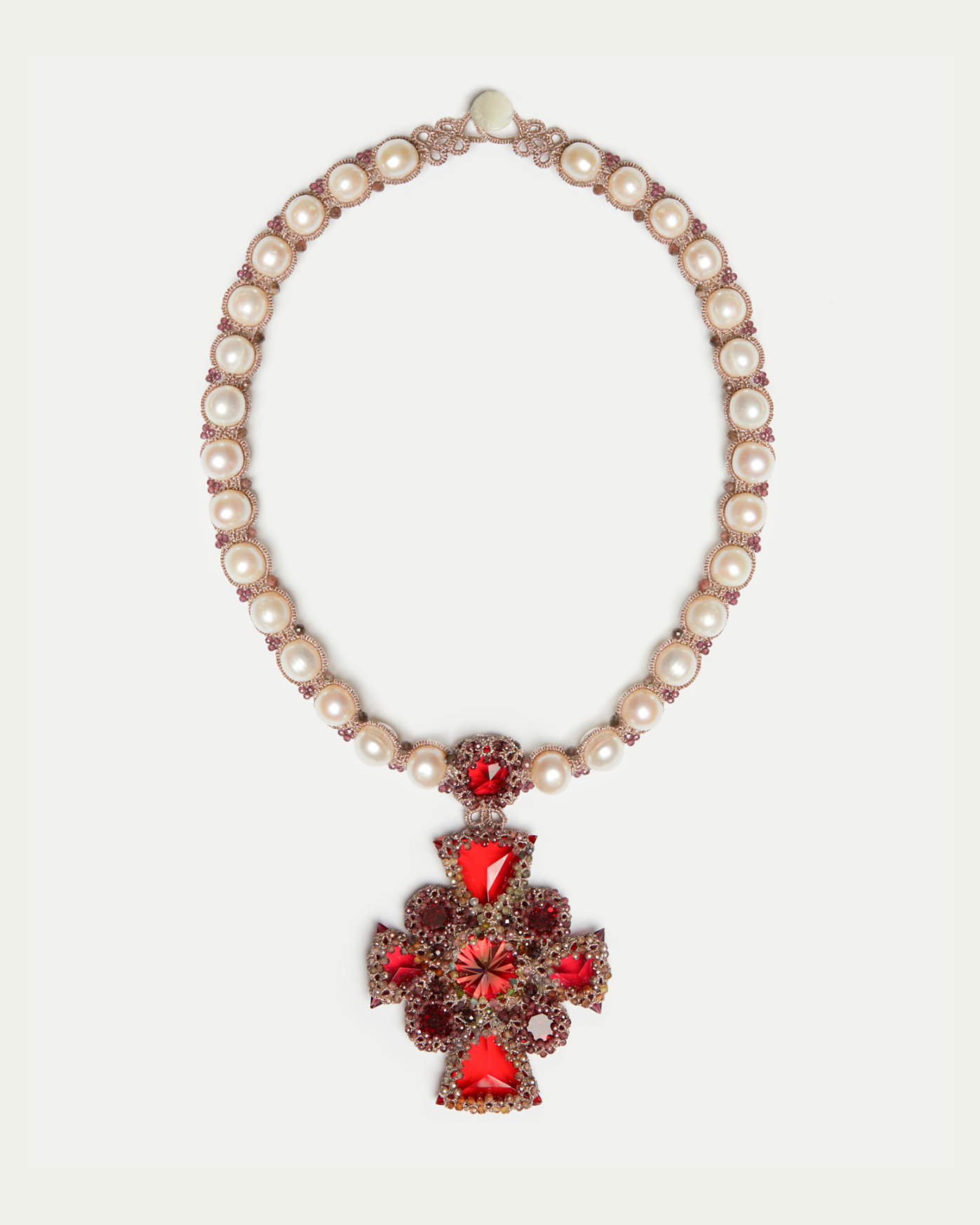 TIFFANY NECKLACE in Silk, Pearl, Pearls color Red front view with elegant and refined design