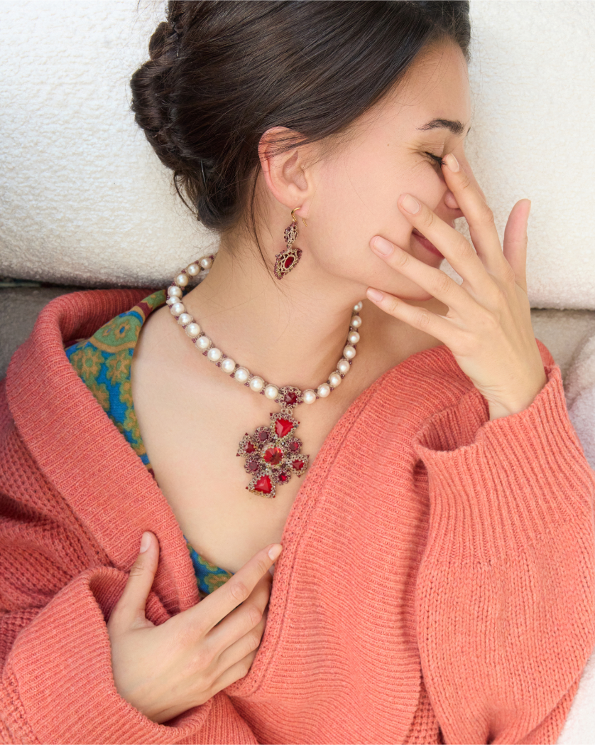 TIFFANY NECKLACE in Silk, Pearl, Pearls color Red close-up view with premium look and attention to detail